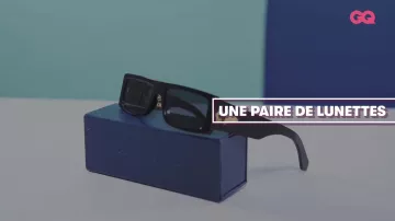 Les lunettes de soleil Louis Vuitton dans la vidéo YouTube Les 10 Essentiels de Mister V (masque, lunettes de soleil et jus multivitaminé) | GQ
