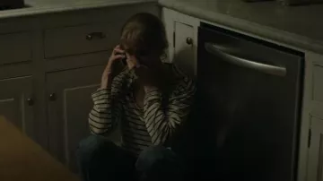 Nili Lotan Ar­lette Striped Cot­ton-Jer­sey Top worn by Beth Gallagher (Amanda Peet) as seen in Fatal Attraction (S01E08)