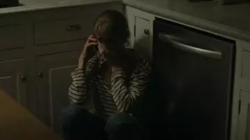 Nili Lotan Arlette Jersey de algodón a rayas usado por Beth Gallagher (Amanda Peet) como se ve en Atracción fatal (S01E08)