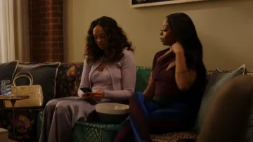 Mugler Spiral Paneled Stretch Leggings usados por Renee (Bresha Webb) como se ve en Run the World (S02E01)