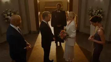 Blazer Cinq A Sept Karis usado por Anna Kolcheck (Bar Paly) como se ve en NCIS: Los Ángeles (S14E21)