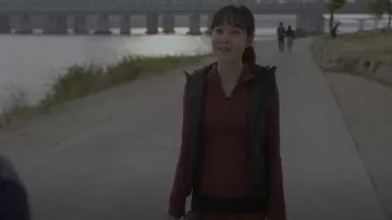 Lululemon Define Veste portée par Jina (Yunjin Kim) comme on le voit dans XO, Kitty (S01E09)