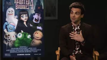 Sandro Print­ed Wo­ven Shirt worn by Cary Dubek (Drew Tarver) as seen in The Other Two (S03E06)