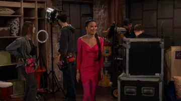 Balenciaga Pantaleggings portés par Carly Shay (Miranda Cosgrove) vus dans iCarly (S03E01)