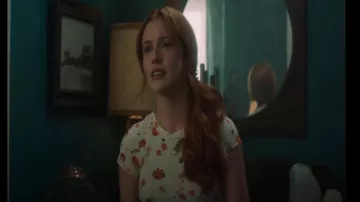 T-shirt en coton floral Rag & Bone porté par Nancy Drew (Kennedy McMann) vu dans Nancy Drew (S04E01)