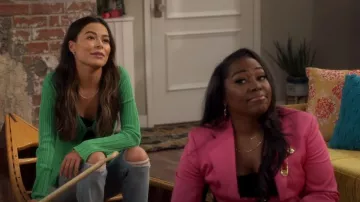 Maje Maestro Open Ribbed Cardigan porté par Carly Shay (Miranda Cosgrove) vu dans iCarly (S03E01)