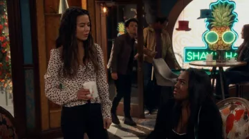 Mimi Top Reformation en ambre porté par Carly Shay (Miranda Cosgrove) vu dans iCarly (S03E02)