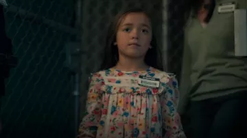 Robe florale à manches longues Mini Boden portée par Eden comme on le voit dans Manifest (S04E11)