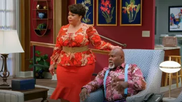Camisa Guess Luxe Knoll usada por el Sr. Brown (David Mann) como se ve en Tyler Perry's Assisted Living (S04E10)