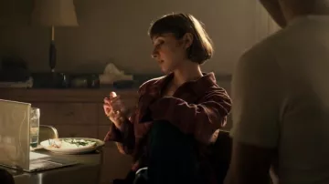Katin Vincent Flannel Chemise portée par Chrissy Beppo (Sofia Hasmik) vue dans Superman & Lois (S03E10)