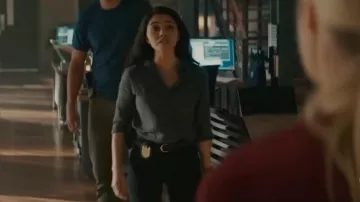Rag & Bone Mid Rise Skinny Jeans porté par Lucy Tara (Yasmine Al-bustami) vu dans NCIS: Hawai’i (S02E22)