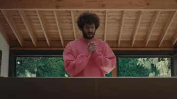 Nike x Stussy NRG BR Crew Fleece Pink worn by Dave (Lil Dicky) as seen in DAVE (S03E09)