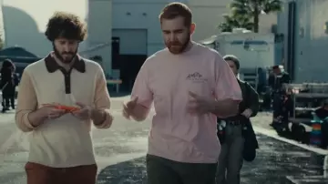 T-shirt Cactus Garden porté par Mike (Andrew Santino) vu dans DAVE (S03E10)