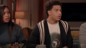 Sandro College Wool Stripe Cardigan porté par Andre Johnson, Jr. (Marcus Scribner) vu en noir-ish (S08E01)