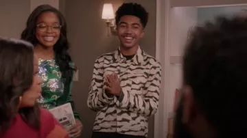 Dries Van Noten Virth Jacket porté par Jack Johnson (Miles Brown) vu en noir-ish (S08E01)