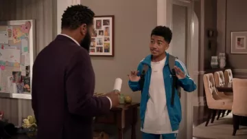 Veste de survêtement Adidas Beckenbauer portée par Jack Johnson (Miles Brown) en noirâtre (S08E05)