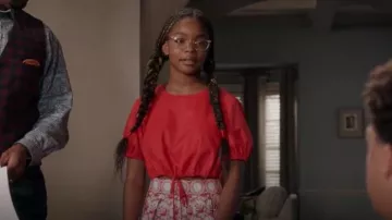 Maje Ibiza Collection Ioli Shorts brodés larges portés par Diane Johnson (Marsai Martin) en noirâtre (S08E10)