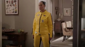 Fun Costumes Kill Bill Beat­rix Suit worn by Rainbow Johnson (Tracee Ellis Ross) as seen in black-ish (S08E10)