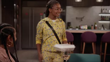 Alice + Olivia Aaron Short de motard floral porté par Diane Johnson (Marsai Martin) vu en noir-ish (S08E02)