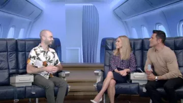 Chemise de villégiature à motifs H&M Relax Fit portée par Scott Keyes comme on le voit en LIVE avec Kelly et Mark le 30 mai 2023