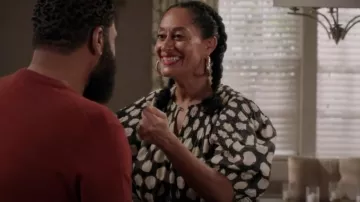 Sea Ar­line Pol­ka Dot Puff Sleeve Cot­ton Blouse worn by Rainbow Johnson (Tracee Ellis Ross) as seen in black-ish (S08E11)