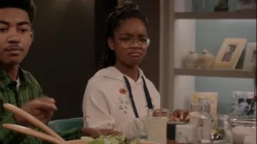 Mother Denim La sudadera con capucha cuadrada usada por Diane Johnson (Marsai Martin) como se ve en negro (S08E11)