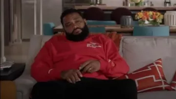 Heron Preson Logo Print Sweat-shirt porté par Andre 'Dre' Johnson (Anthony Anderson) vu en noirâtre (S08E12)