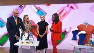 Chloe Wool Blazer de doble pecho usado por Michelle Henry como se ve en Good Morning America el 5 de junio de 2023