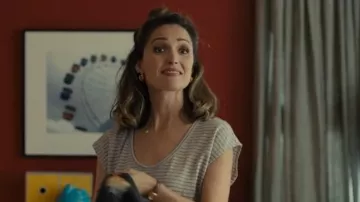 Madewell Edged Chunky Small Hoop Earrings worn by Sylvia (Rose Byrne) as seen in Platonic (S01E05)