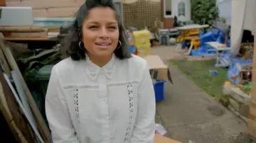 Chemisier brodé de pétoncles Zara porté par Dilly Carter comme on le voit dans Sortez votre vie avec Stacey Solomon (S02E02)