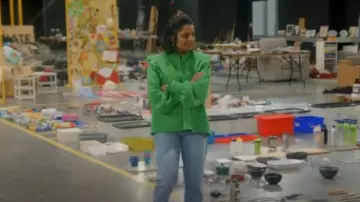 Mads Norgaard Belle Shirt Green porté par Dilly Carter comme on le voit dans Sort Your Life Out with Stacey Solomon (S02E02)