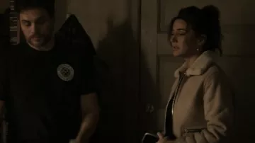 Sandro Cerone Veste portée par Lana Lang Cushing (Emmanuelle Chriqui) vue dans Superman & Lois (S03E11)