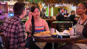 Forever 21 Multicolor Cropped Tank usado por Sam Mark como se ve en The Ultimatum: Queer Love (S01E08)
