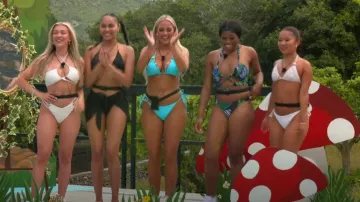 Shein Rhinestone Halter Triangle Tie Side Bikini Traje de baño usado por Jess Harding como se ve en Love Island (S10E02)