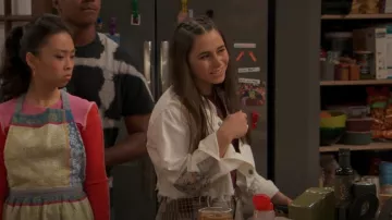 Denimist Cropped Agnes Trucker Jacket worn by Tess O'Malley (Sky Katz) as seen in Raven's Home (S06E05)