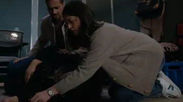 Veja V-10 Low-Top Leather Sneakers usadas por Ellen Tamaki como se ve en Manifest