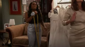 Reformation Cynthia High Rise Coated Straight Jeans usados por Harper (Laci Mosley) como se ve en iCarly (S03E03)