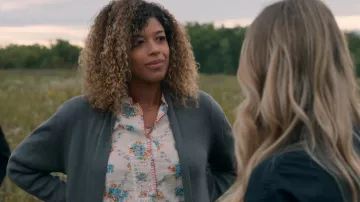 Allsaints Merino Wool Open Front Cardigan usado por Polly (Naaji Sky Adzimah) como se ve en Manifest (S04E20)