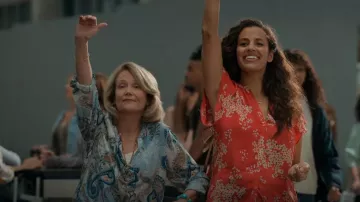 Chicos Paisley Túnica en capas usada por Karen Stone (Geraldine Deer) como se ve en Manifest (S04E20)