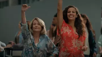 Chicos Paisley Tunique superposée portée par Karen Stone (Geraldine Deer) comme on le voit dans Manifest (S04E20)