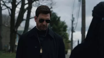 Ray-Ban aviator sunglasses worn by Supervisory Special Agent Remy Scott (Dylan McDermott) as seen in FBI: Most Wanted (S04E19)