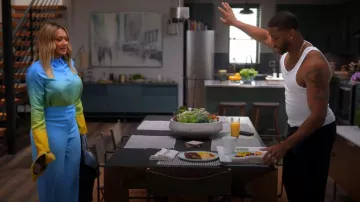 Oscar de la Renta Ombre Blusa de sarga de seda usada por Fatima (Crystal Renee Hayslett) vista en Sistas de Tyler Perry (S06E02)