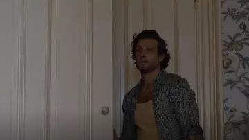 Asos design Skin­ny 70s Col­lar Knit­ted Shirt worn by William (Nico Tortorella) as seen in City on Fire (S01E07)