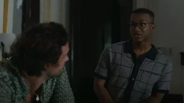 J.Crew Short-Sleeve Polo Cardigan Suéter Polo usado por Mercer (Xavier Clyde) como se ve en City on Fire (S01E07)