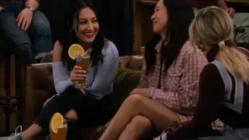 Nike Air Force 1 Shadow Sneakers usadas por Valentina (Francia Raisa) como se ve en How I Met Your Father (S02E15)