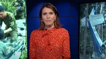 Sezane Lady Shirt In Soie Rouge Little Flowers worn by Molly Hunter as seen in Today on June 12, 2023