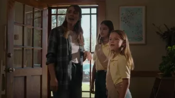 Madewell Whisper Tee worn by Marybeth Pickett (Julianna Guill) as seen in Joe Pickett (S02E03)