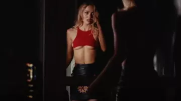 Kirin Floral Leather Mini Skirt usada por Jocelyn (Lily-Rose Depp) como se ve en The Idol (S01E02)