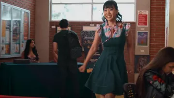 Staud Mini Wells Vestido usado por Eleanor Wong (Ramona Young) como se ve en Never Have I Ever (S04E08)