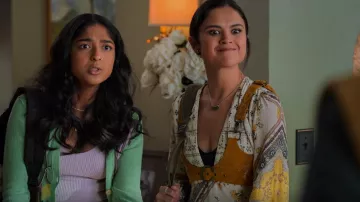 Arnés de corsé Free People Beacon usado por Margot Ramos (Victoria Moroles) como se ve en Never Have I Ever (S04E08)